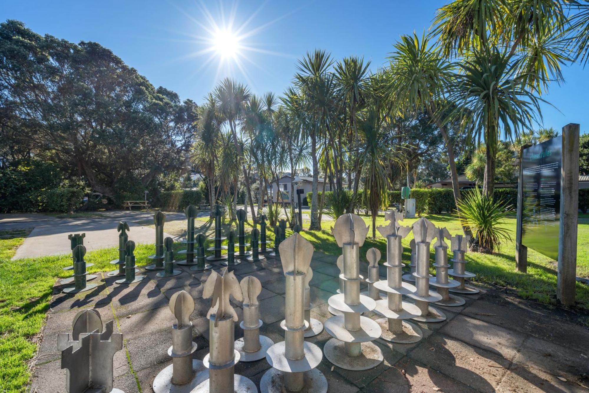 Tasman Holiday Parks - Waihi Beach Eksteriør bilde The sculpture park at the University of Sunshine Coast