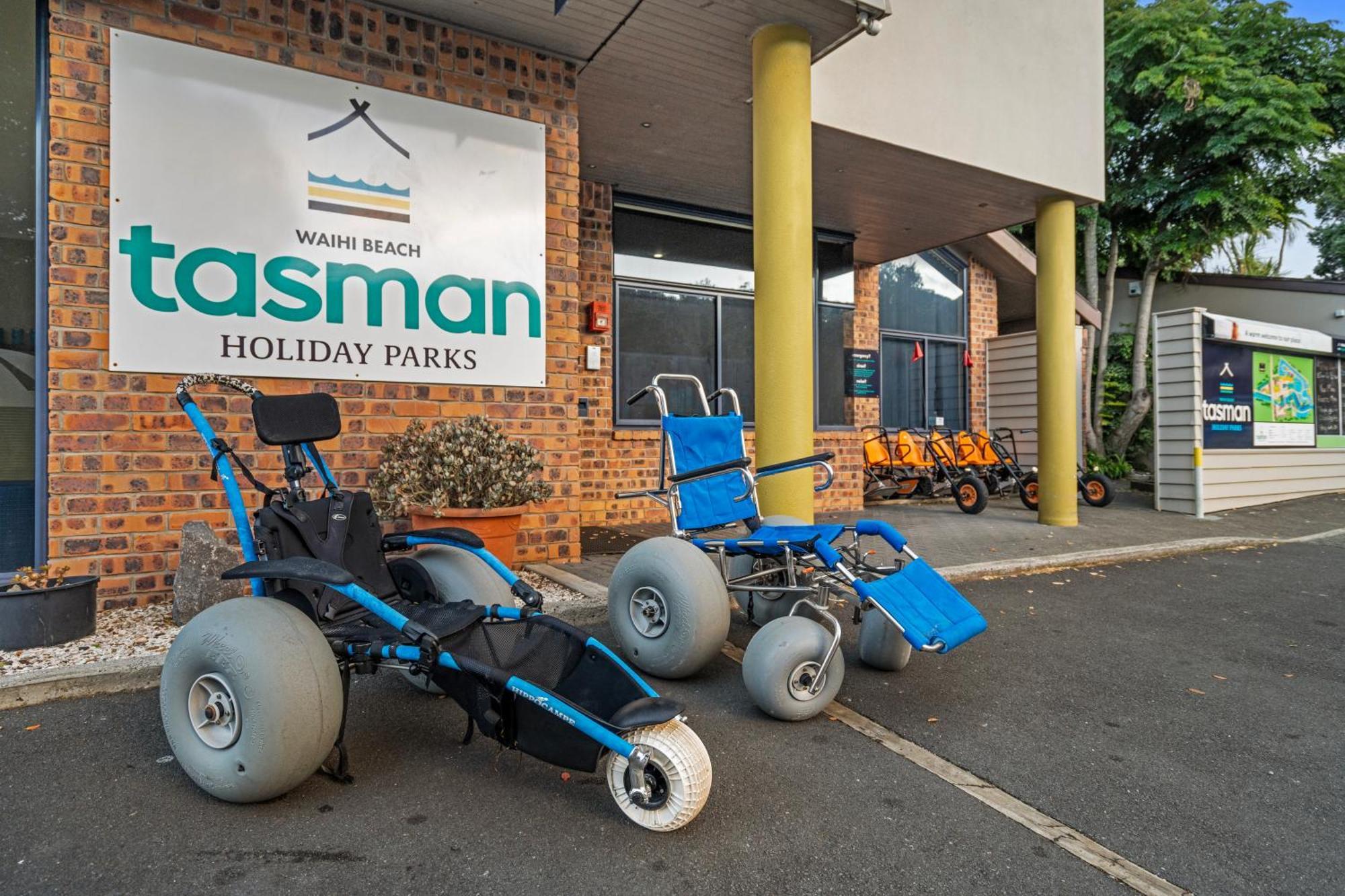 Tasman Holiday Parks - Waihi Beach Eksteriør bilde Beach wheelchairs at a holiday park