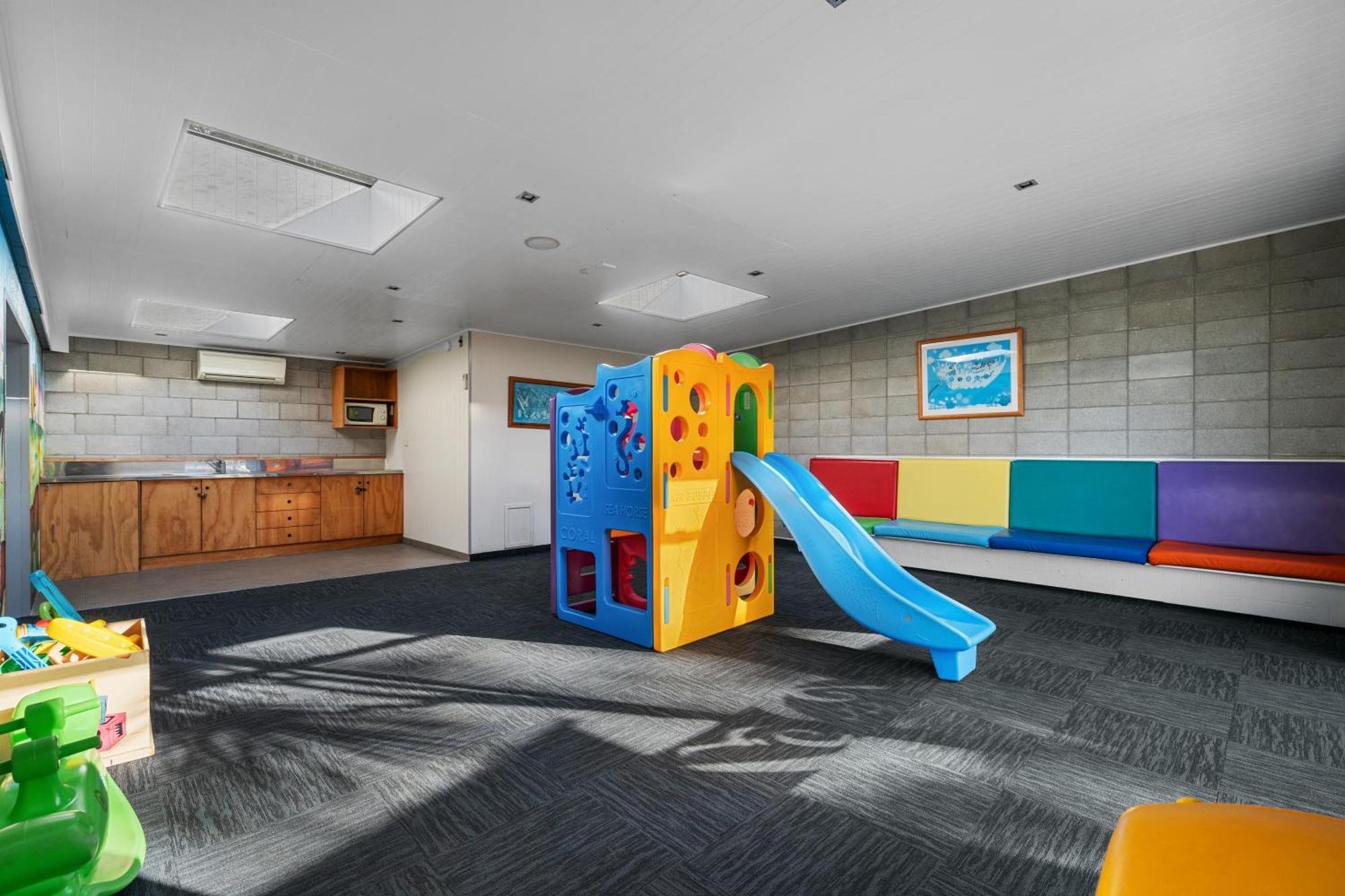 Tasman Holiday Parks - Waihi Beach Eksteriør bilde The children's playroom