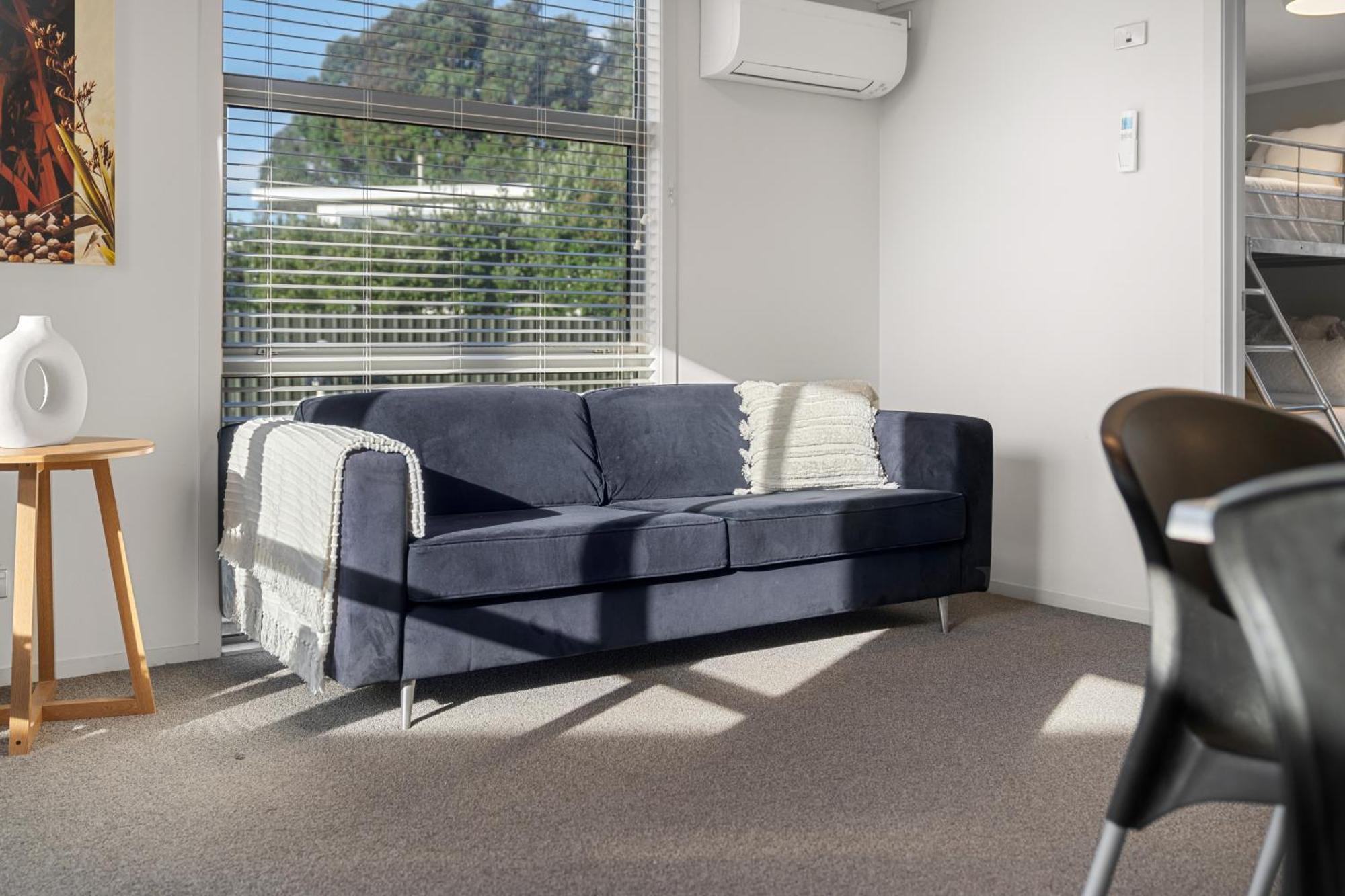 Tasman Holiday Parks - Waihi Beach Eksteriør bilde A sofa