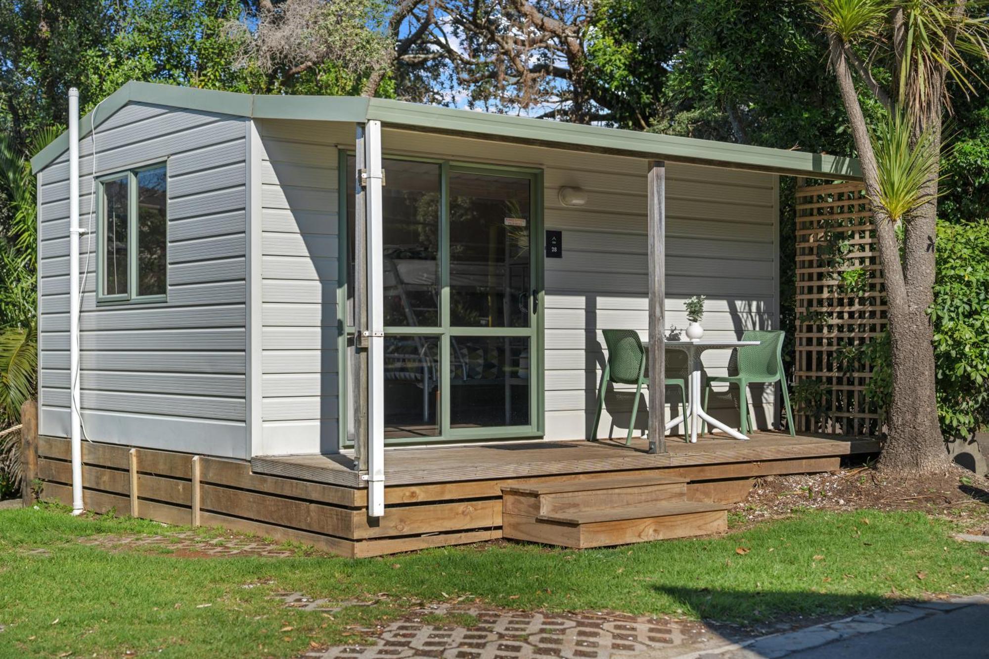 Tasman Holiday Parks - Waihi Beach Eksteriør bilde A bach in Auckland, New Zealand