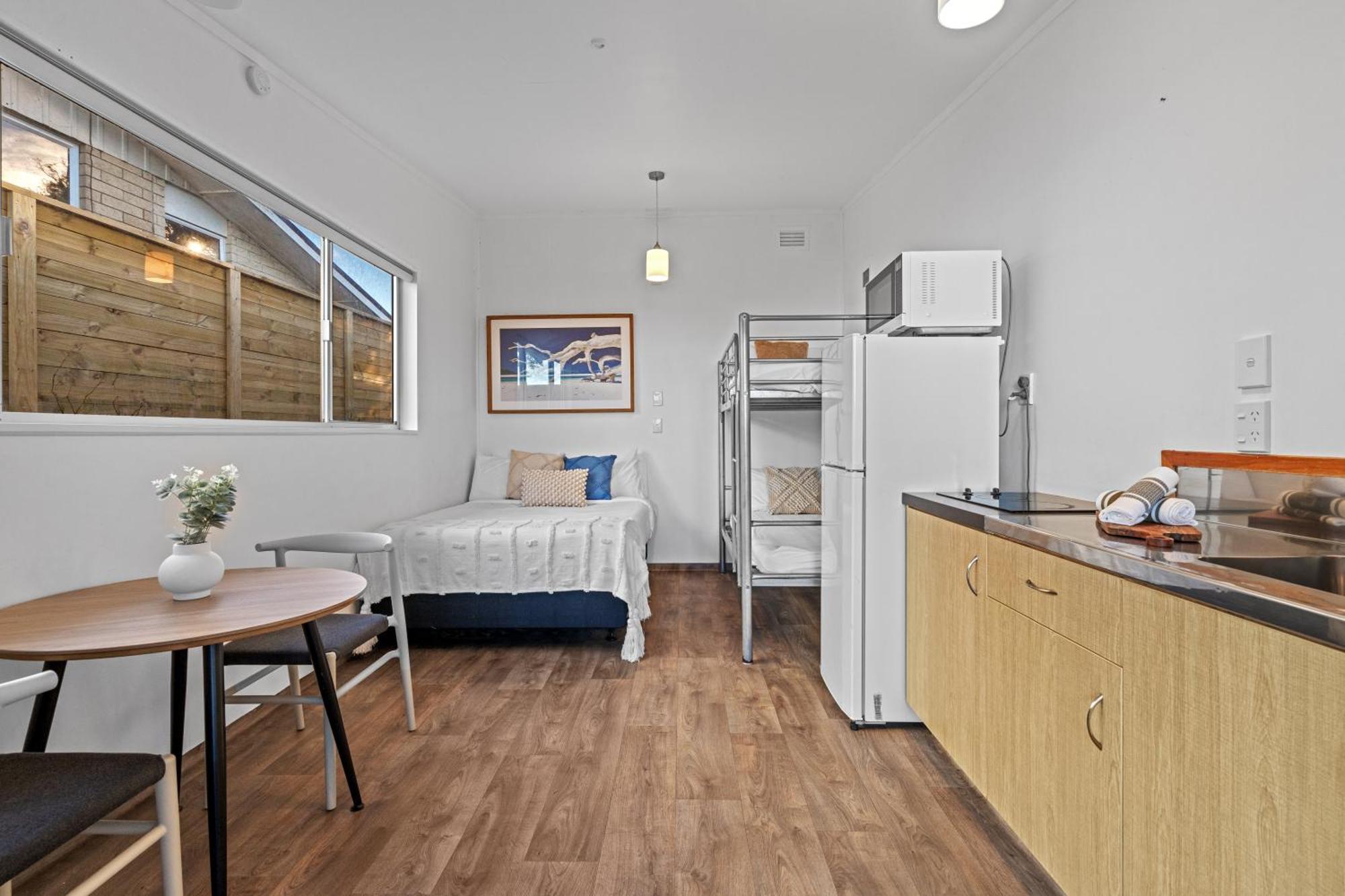 Tasman Holiday Parks - Waihi Beach Eksteriør bilde A typical studio apartment